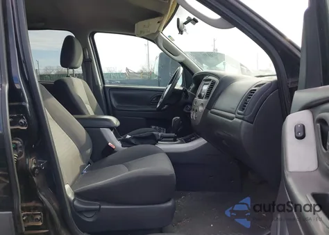 2006 Mazda Tribute I из США, поврежденный, VIN 4F2YZ02Z26KM01177